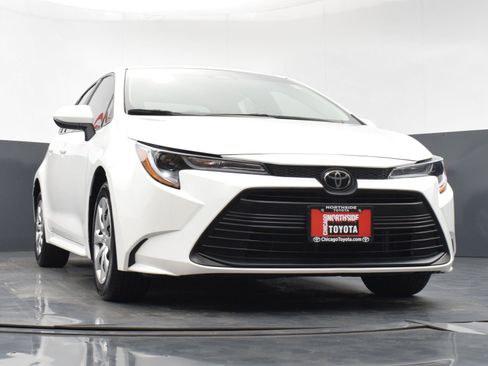 Used 2024 Toyota Corolla LE FWD image 28