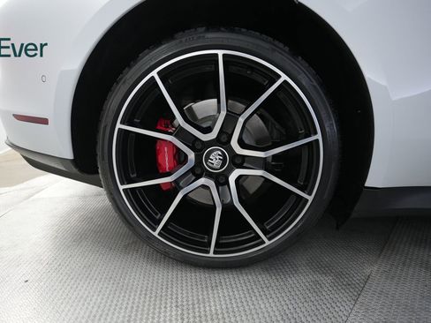 Used 2023 Porsche Taycan 4S w/ Premium Package AWD/4WD image 22