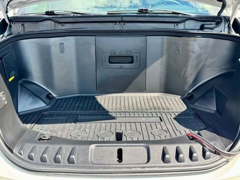 Used 2022 Ford F150 Lightning Platinum AWD/4WD image 11