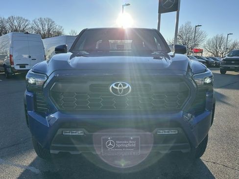 Used 2024 Toyota Tacoma TRD Off-Road image 2