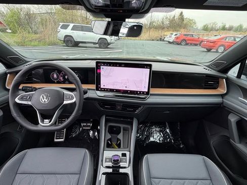 New 2026 Volkswagen Tiguan SEL R-Line AWD/4WD image 11