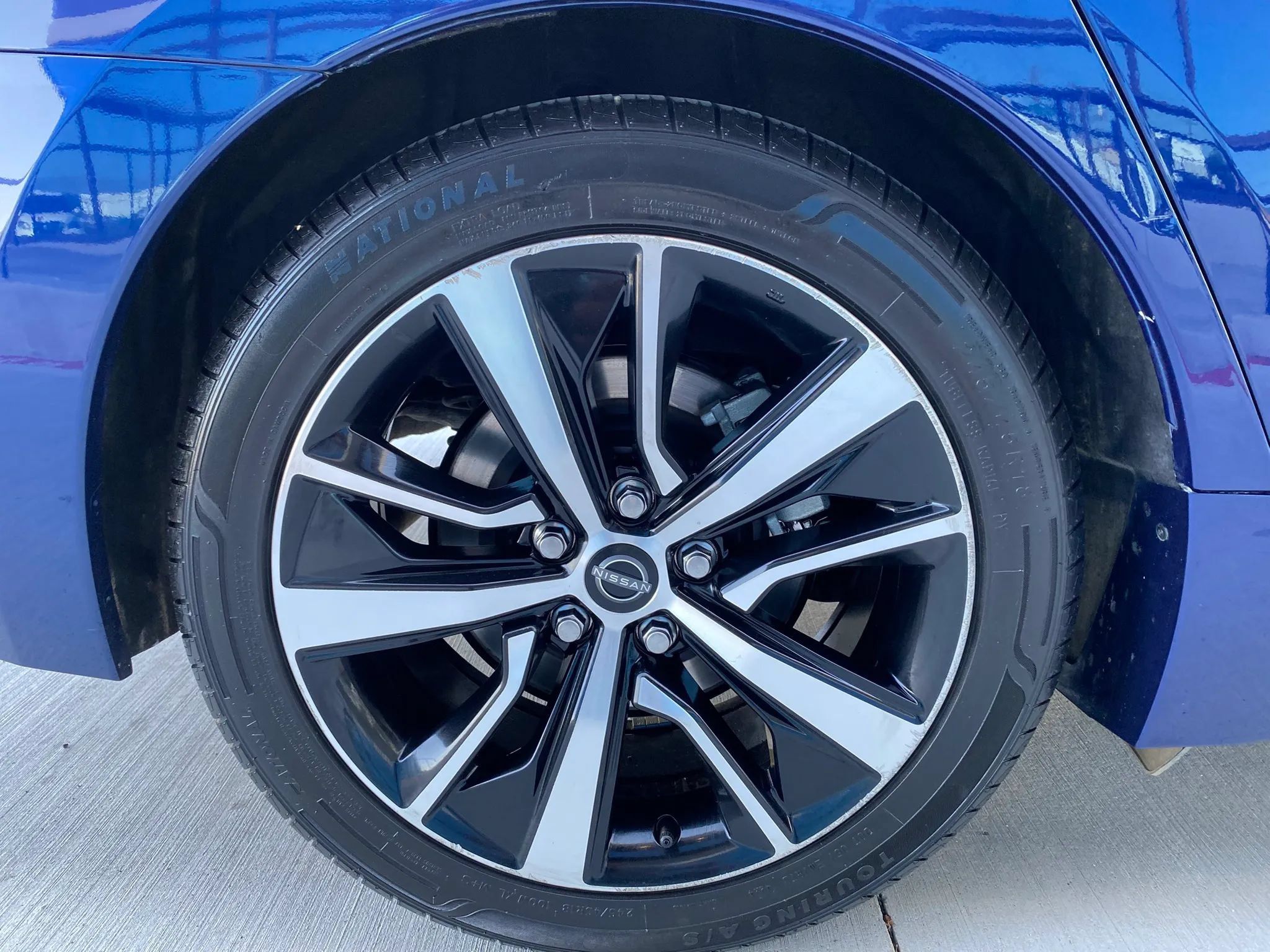 Used 2023 Nissan Maxima SV w/ Floor Mat Group FWD image 28