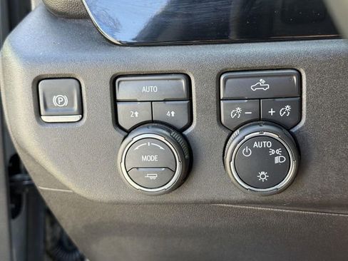 Used 2025 Chevrolet Silverado 1500 LT AWD/4WD image 17