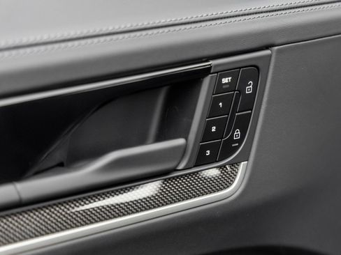 New 2025 Porsche Cayenne Turbo AWD/4WD image 20