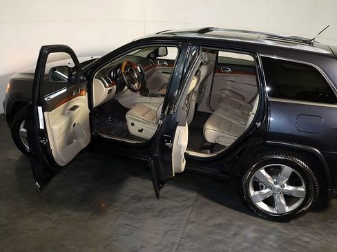 Used 2012 Jeep Grand Cherokee Overland image 5