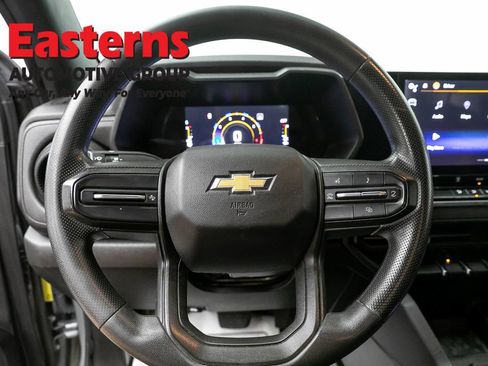Used 2023 Chevrolet Colorado W/T RWD image 10