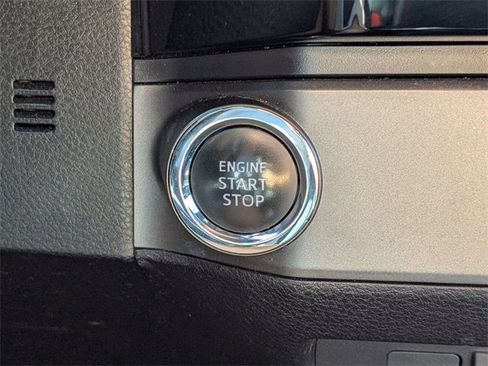 Used 2018 Toyota Tacoma TRD Sport image 28