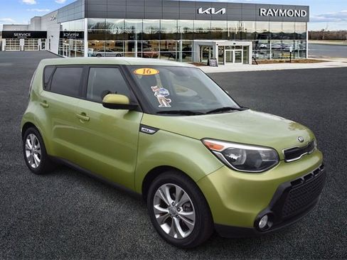 Used 2016 Kia Soul + image 1