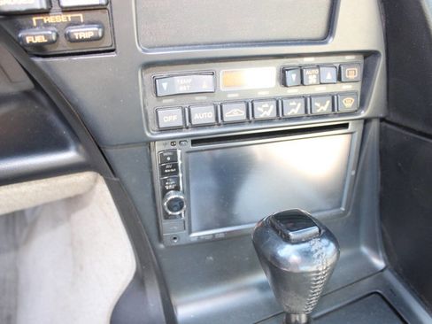 Used 1993 Chevrolet Corvette Coupe RWD image 15