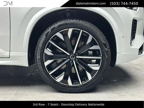 Used 2025 Volvo XC90 T8 Ultra w/ Protection Package Premier AWD/4WD image 45