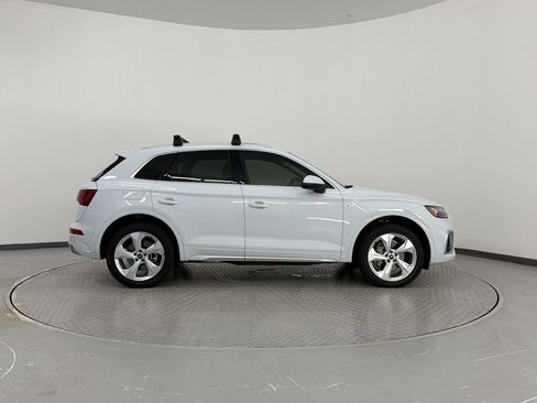 Used 2023 Audi Q5 2.0T Premium Plus w/ Premium Plus Package AWD/4WD image 6