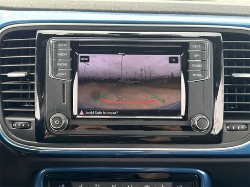 Used 2019 Volkswagen Beetle 2.0T SE image 18