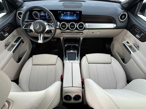 Used 2026 Mercedes-Benz GLB 250 4MATIC image 19