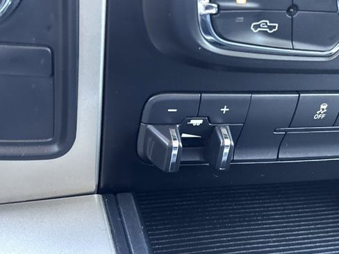 Used 2015 RAM 2500 Big Horn image 34