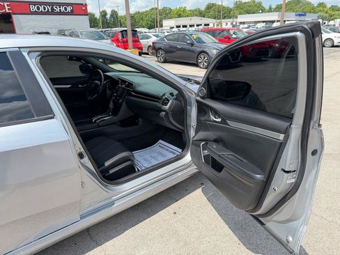 Used 2020 Honda Civic Sport image 9