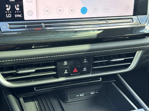 Certified 2025 Volkswagen Atlas SEL Premium R-Line image 26