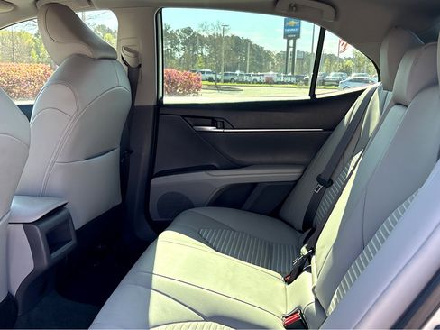 Used 2023 Toyota Camry SE w/ Convenience Package image 18