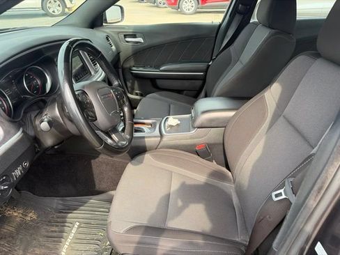 Used 2020 Dodge Charger SXT RWD image 9