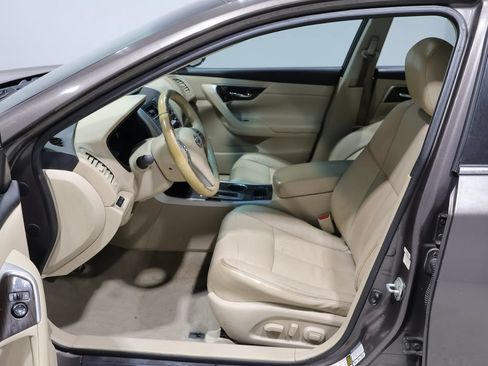 Used 2014 Nissan Altima 2.5 SL w/ Moonroof Package FWD image 12