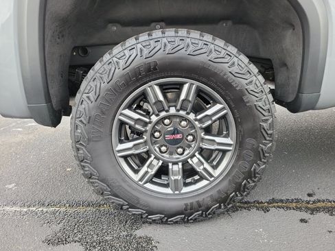 Used 2025 GMC Sierra 1500 AT4X AWD/4WD image 9