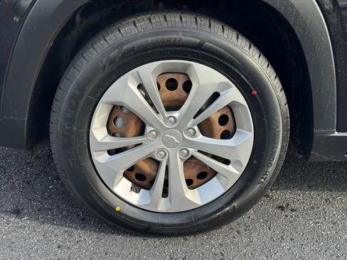 Used 2024 Chevrolet Trax LS image 9