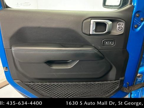 Used 2023 Jeep Wrangler Unlimited Rubicon 4xe w/ Dual Top Group AWD/4WD image 15