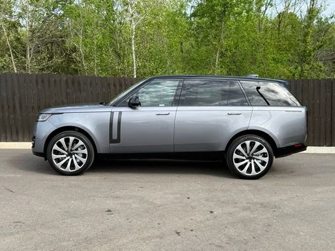 New 2026 Land Rover Range Rover Long Wheelbase SE AWD/4WD image 2