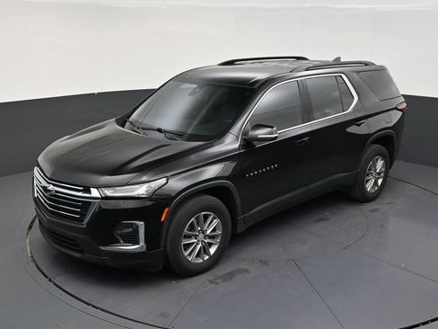 Used 2023 Chevrolet Traverse LT FWD image 11
