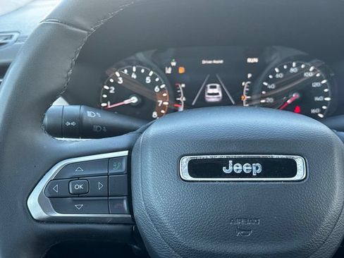 Certified 2025 Jeep Compass Limited AWD/4WD image 24