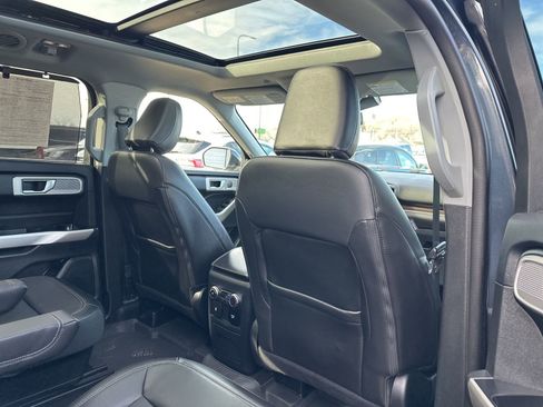 Used 2022 Ford Explorer Limited w/ Equipment Group 301A image 39