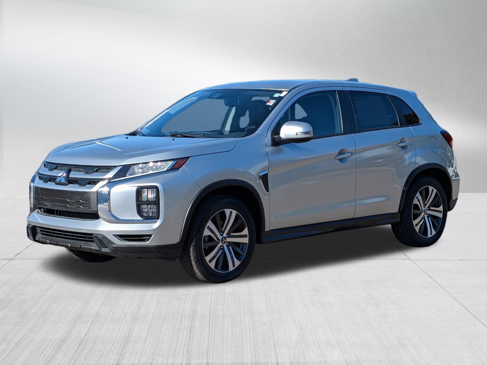 Used 2024 Mitsubishi Outlander Sport SE AWD/4WD image 3