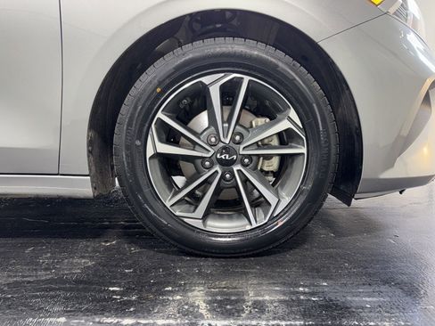 Used 2024 Kia Forte LXS FWD image 9