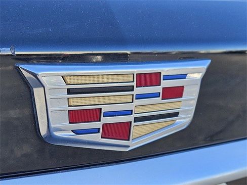 Certified 2025 Cadillac XT6 Premium Luxury image 15