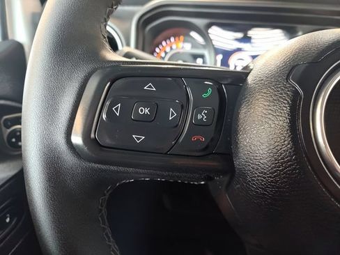 Used 2025 Jeep Gladiator Rubicon AWD/4WD image 19
