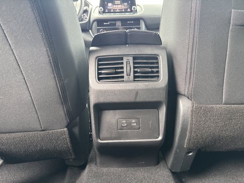 Used 2026 Nissan Rogue SV AWD/4WD image 27