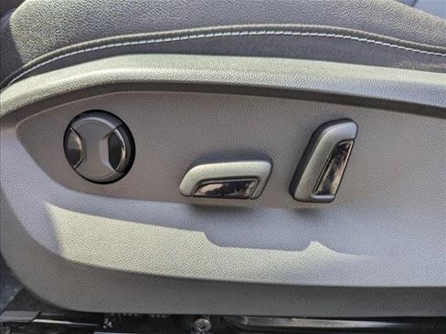 New 2026 Volkswagen Taos SEL AWD/4WD image 11