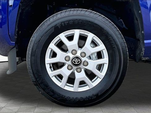 Used 2025 Toyota Tacoma SR5 AWD/4WD image 9