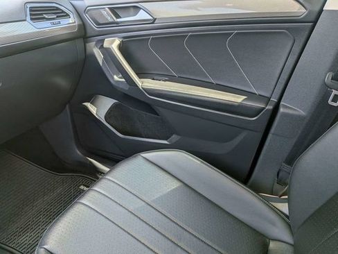 Certified 2023 Volkswagen Tiguan SE image 17