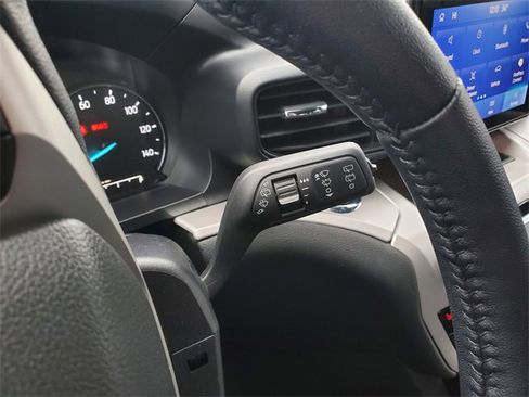 Used 2023 Ford Explorer XLT image 16