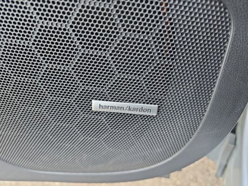 Used 2022 Subaru Ascent Touring image 18