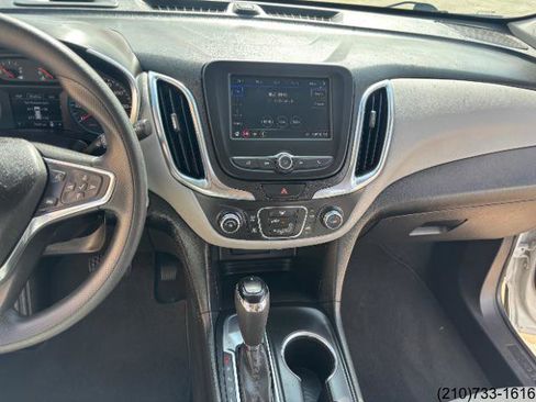 Used 2021 Chevrolet Equinox LS FWD image 20