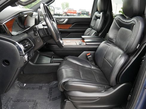 Used 2019 Lincoln Navigator Reserve AWD/4WD image 10