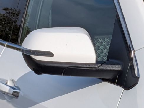 Used 2024 GMC Acadia Denali image 11