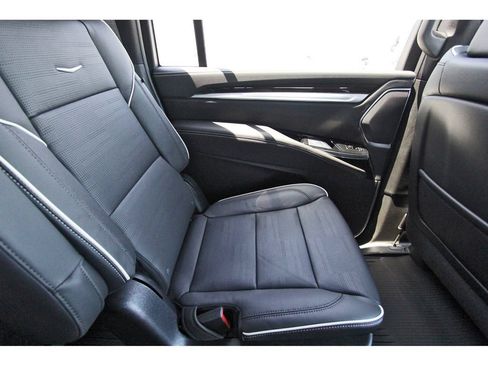 New 2026 Cadillac Escalade ESV Luxury w/ Touring Package AWD/4WD image 11
