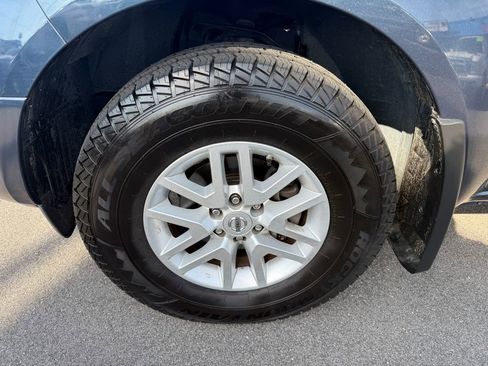 Used 2017 Nissan Frontier SV image 10