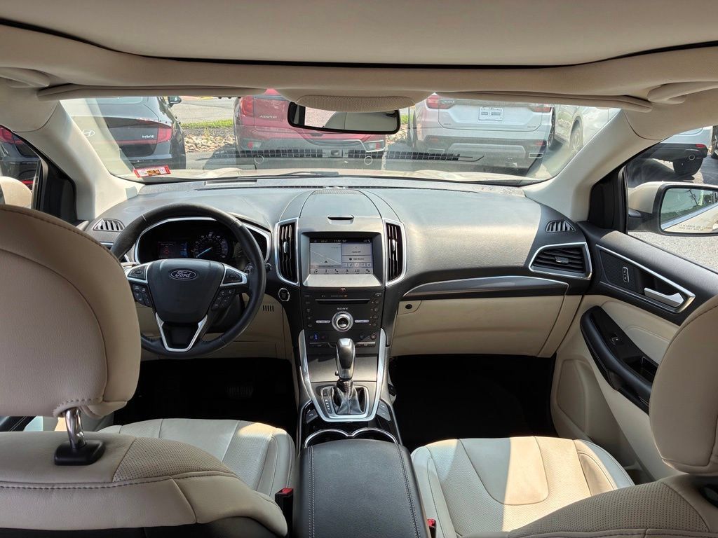 Used 2018 Ford Edge Titanium w/ Equipment Group 302A FWD image 17