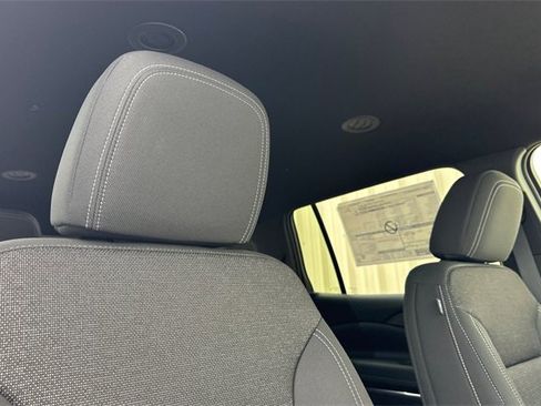 New 2026 Chevrolet Traverse LT image 23