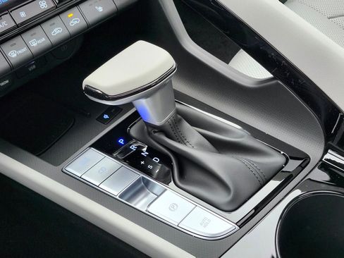 New 2026 Hyundai Elantra Limited image 27