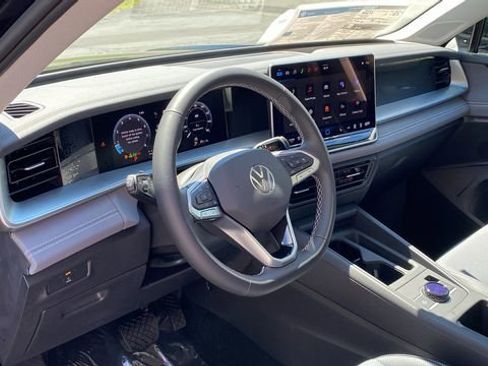 New 2026 Volkswagen Tiguan SE AWD/4WD image 11