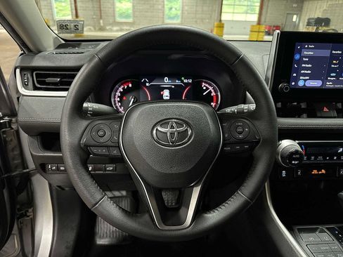 Certified 2023 Toyota RAV4 XLE w/ Convenience Package AWD/4WD image 18